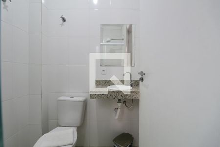 Banheiro Social de apartamento para alugar com 1 quarto, 25m² em Jardim Virginia, Guarujá