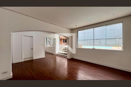 Sala de TV de casa à venda com 4 quartos, 425m² em Sumaré, São Paulo