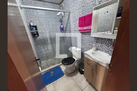 Banheiro de casa à venda com 2 quartos, 80m² em Santos Dumont, São Leopoldo