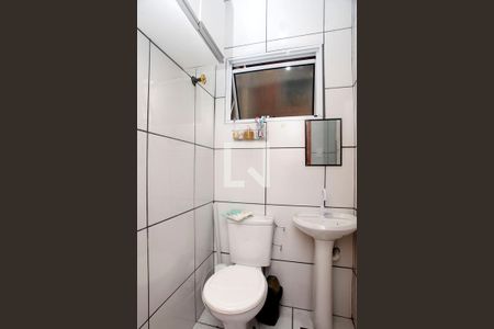 Banheiro de apartamento à venda com 1 quarto, 31m² em Centro Histórico, Porto Alegre