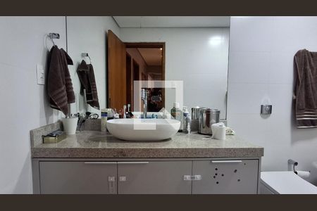 Banheiro de apartamento à venda com 3 quartos, 90m² em Conceicao, Campinas