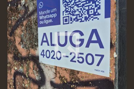Fachada de casa para alugar com 3 quartos, 400m² em Vila Pirajussara, São Paulo