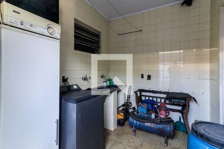 Área de Serviço de casa para alugar com 3 quartos, 400m² em Vila Pirajussara, São Paulo