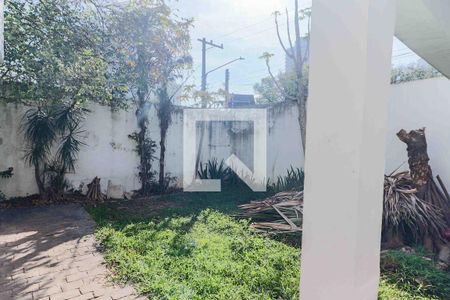 Garagem de casa para alugar com 3 quartos, 400m² em Vila Pirajussara, São Paulo
