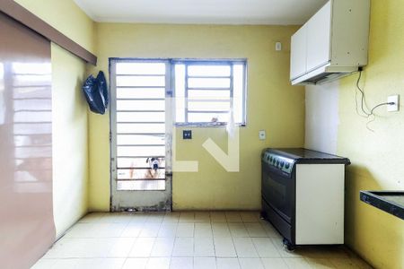 Cozinha de casa para alugar com 3 quartos, 400m² em Vila Pirajussara, São Paulo