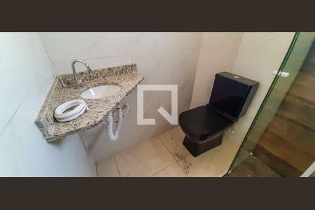Banheiro de kitnet/studio para alugar com 1 quarto, 25m² em Vila Yolanda, Osasco