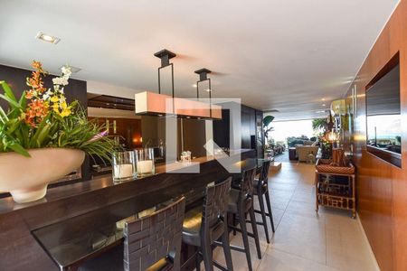 Apartamento à venda com 5 quartos, 500m² em Icaraí, Niterói