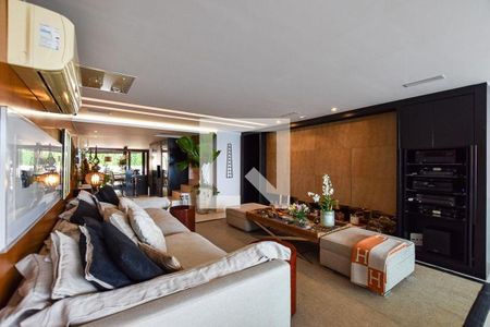 Apartamento à venda com 5 quartos, 500m² em Icaraí, Niterói