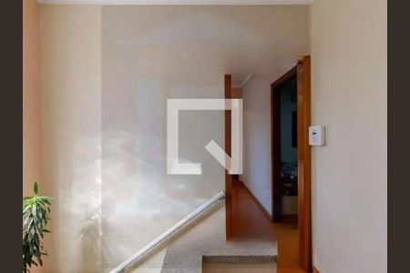 Casa à venda com 3 quartos, 250m² em Vila Gumercindo, São Paulo