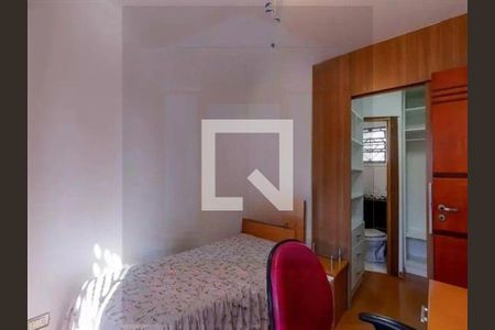 Casa à venda com 3 quartos, 250m² em Vila Gumercindo, São Paulo