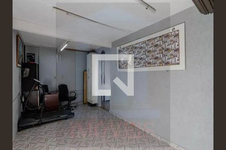 Casa à venda com 3 quartos, 250m² em Vila Gumercindo, São Paulo