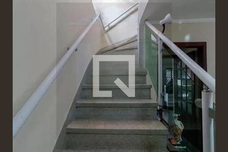 Casa à venda com 3 quartos, 250m² em Vila Gumercindo, São Paulo