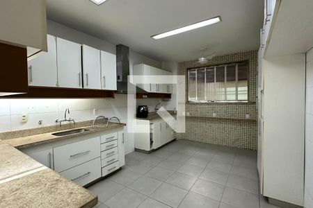 Cozinha de apartamento à venda com 4 quartos, 267m² em Copacabana, Rio de Janeiro