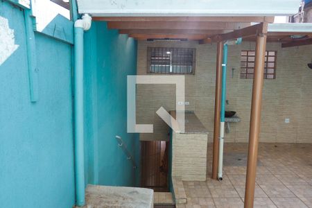 Quintal de casa para alugar com 4 quartos, 350m² em Novo Osasco, Osasco