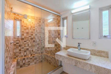 Banheiro da Suíte de apartamento à venda com 4 quartos, 165m² em Menino Deus, Porto Alegre