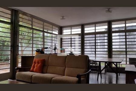 Casa à venda com 4 quartos, 300m² em Vila Mariana, São Paulo