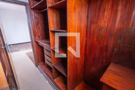 Suíte Closet de casa à venda com 6 quartos, 300m² em Castelo, Belo Horizonte