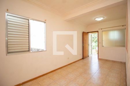 Sala de casa para alugar com 2 quartos, 100m² em Conjunto Residencial Alpes do Jaragua, São Paulo