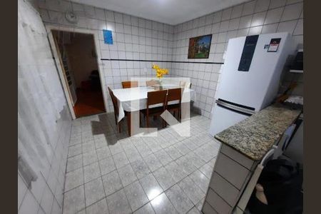 Casa à venda com 4 quartos, 300m² em Taboão, Diadema