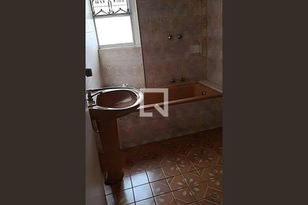 Casa à venda com 3 quartos, 140m² em Vila Brasilina, São Paulo