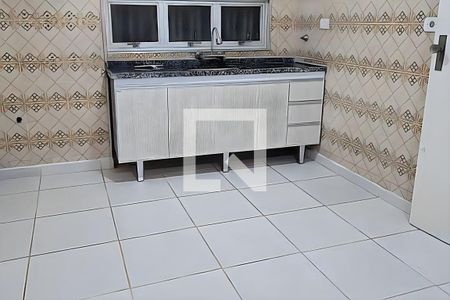 Casa à venda com 3 quartos, 140m² em Vila Brasilina, São Paulo