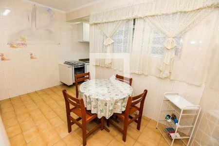 Casa à venda com 3 quartos, 200m² em Vila Brasilina, São Paulo