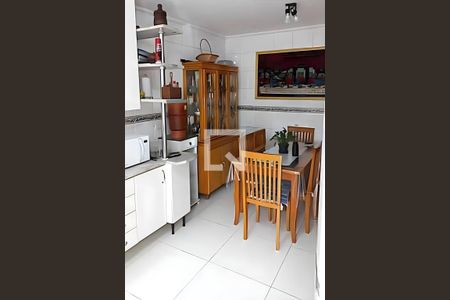 Casa à venda com 2 quartos, 95m² em Vila Brasilina, São Paulo