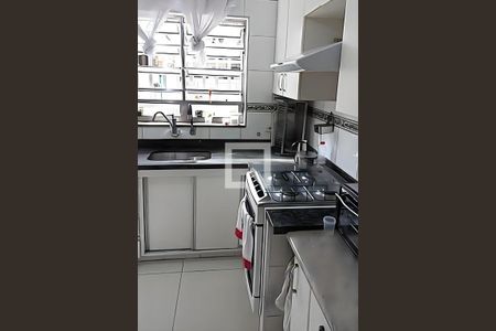 Casa à venda com 2 quartos, 95m² em Vila Brasilina, São Paulo