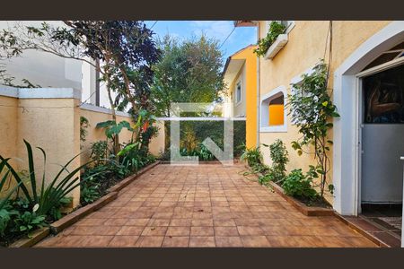 Quintal de casa à venda com 4 quartos, 165m² em Jardim Luanda, São Paulo
