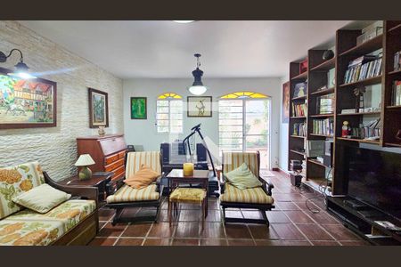 Porão de casa à venda com 4 quartos, 165m² em Jardim Luanda, São Paulo