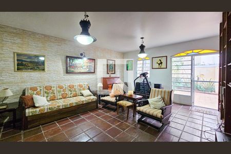Porão de casa à venda com 4 quartos, 165m² em Jardim Luanda, São Paulo