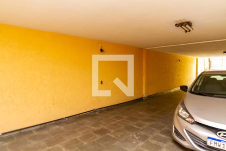 Garagem de casa à venda com 3 quartos, 267m² em Jardim Triana, São Paulo