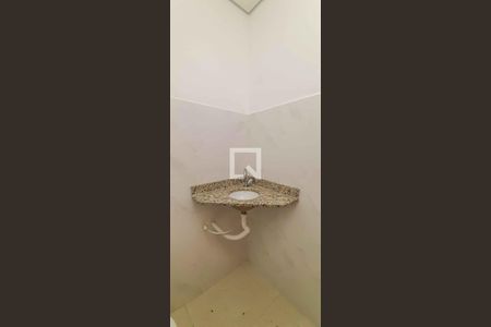 Banheiro de kitnet/studio para alugar com 1 quarto, 22m² em Vila Yolanda, Osasco