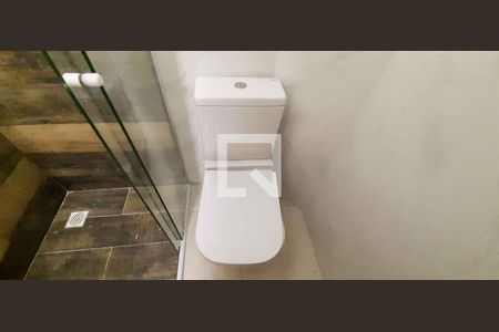 Banheiro de kitnet/studio para alugar com 1 quarto, 22m² em Vila Yolanda, Osasco