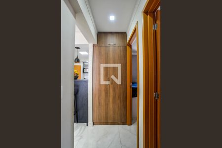 Corredor de apartamento à venda com 2 quartos, 70m² em Vila Curuçá, Santo André