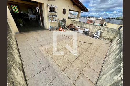 Área Externa Superior de casa à venda com 8 quartos, 370m² em São João Batista, Belo Horizonte