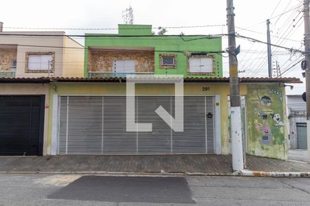 Fachada de casa para alugar com 3 quartos, 225m² em Chácara Mafalda, São Paulo
