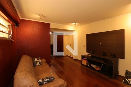 Sala de TV de casa à venda com 3 quartos, 221m² em Vila Valparaíso, Santo André