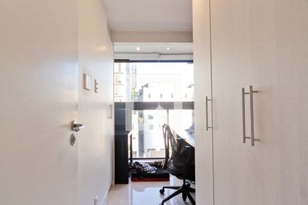 Quarto de apartamento à venda com 2 quartos, 55m² em Vila Ester (zona Norte), São Paulo
