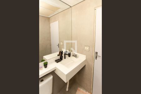 Banheiro de casa à venda com 4 quartos, 134m² em Parque Edu Chaves, São Paulo