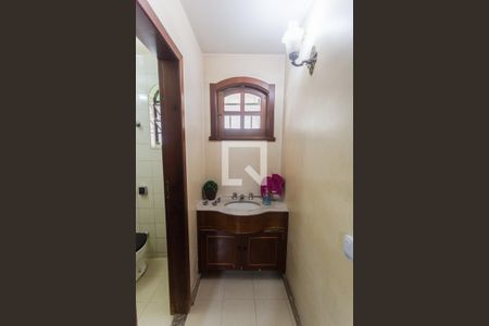 Banheiro Social 1 de casa para alugar com 4 quartos, 360m² em Aparecida, Belo Horizonte