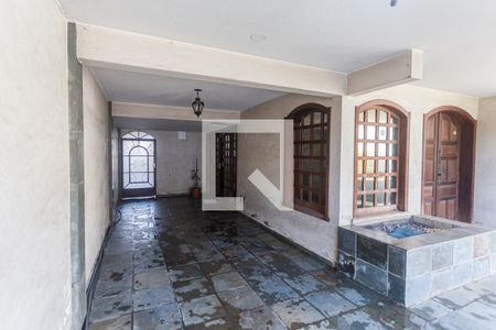 Garagem de casa para alugar com 4 quartos, 360m² em Aparecida, Belo Horizonte