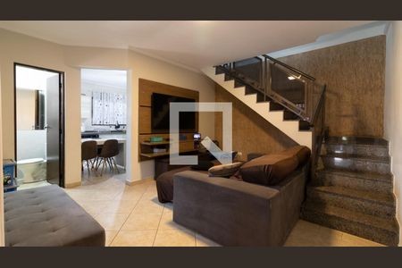Sala de casa para alugar com 2 quartos, 140m² em Jardim Danfer, São Paulo