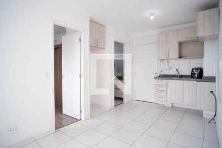 Sala/Cozinha de apartamento para alugar com 1 quarto, 33m² em Jardim Santa Teresinha, São Paulo