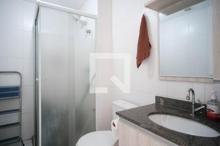 Banheiro de apartamento para alugar com 1 quarto, 33m² em Jardim Santa Teresinha, São Paulo