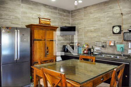 Cozinha de casa de condomínio à venda com 5 quartos, 490m² em Teresópolis, Porto Alegre