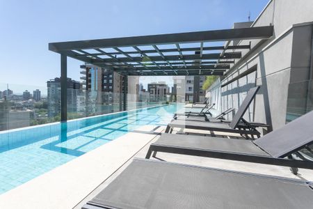 Área comum - Piscina de apartamento à venda com 1 quarto, 29m² em Auxiliadora, Porto Alegre