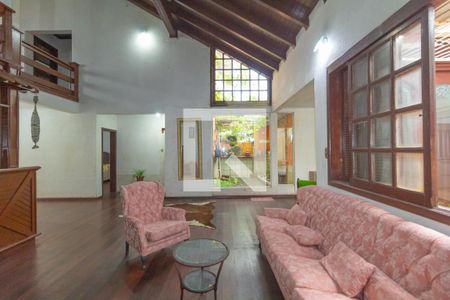 Sala 1 de casa à venda com 4 quartos, 380m² em Mathias Velho, Canoas