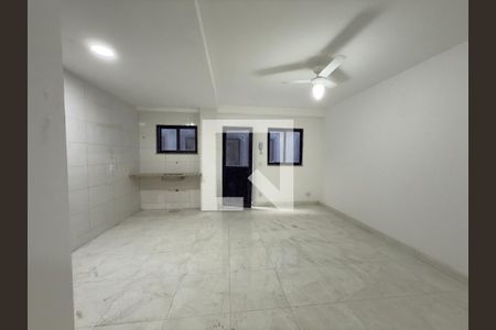 Sala de apartamento para alugar com 1 quarto, 39m² em Olaria, Rio de Janeiro