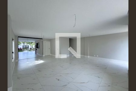Sala de casa de condomínio à venda com 4 quartos, 420m² em Vargem Grande, Rio de Janeiro